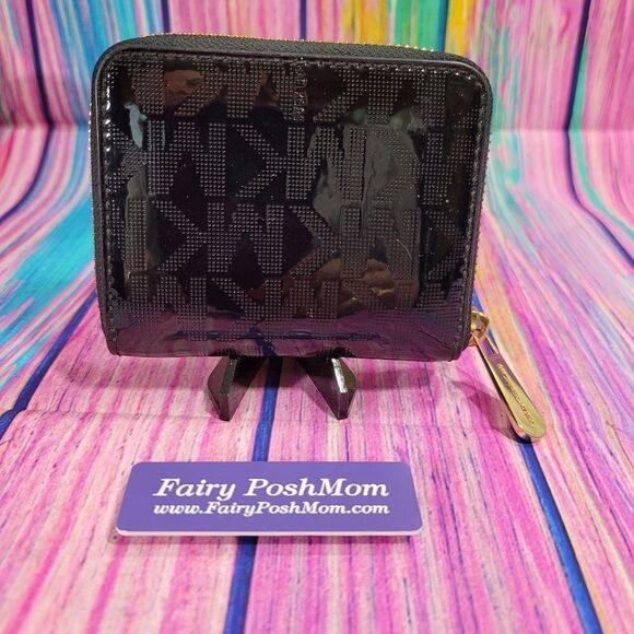 Michael Kors Jet Set Mirror Patent PVC Compact Zip Wallet – Black with Gold Logo - Picture 2 of 14